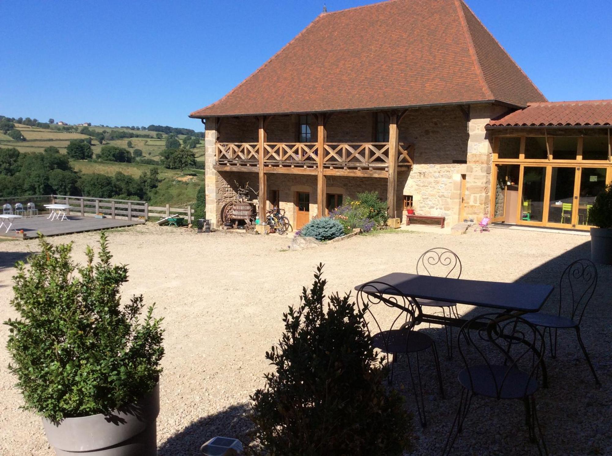 Bed and Breakfast Domaine De Noyer Saint-Christophe-en-Brionnais Exterior foto