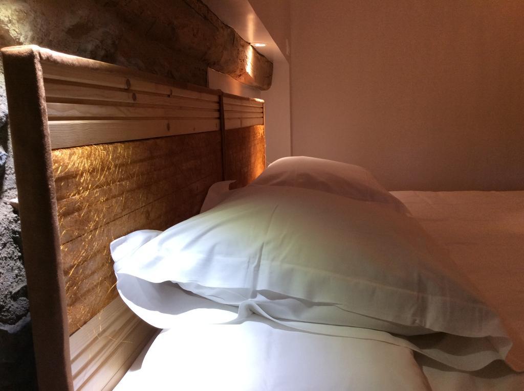 Bed and Breakfast Domaine De Noyer Saint-Christophe-en-Brionnais Habitación foto